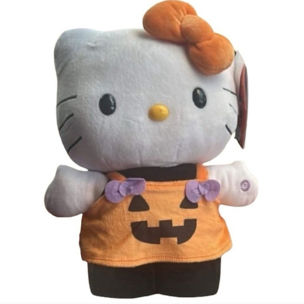 Hello Kitty Pumpkin greeter
